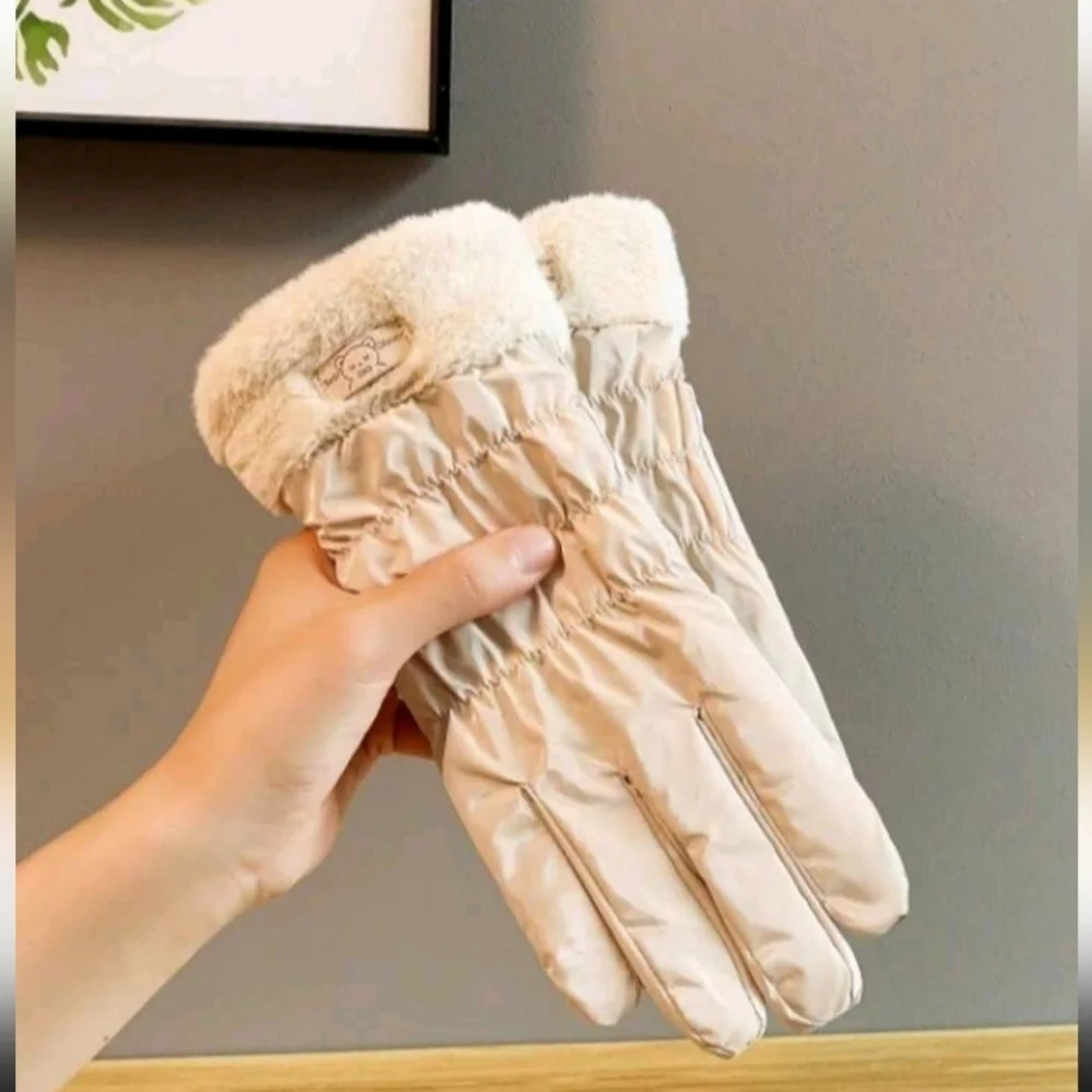 Cream Waterproof Touchscreen Fleece Lined Gloves with Faux Fur Cuff